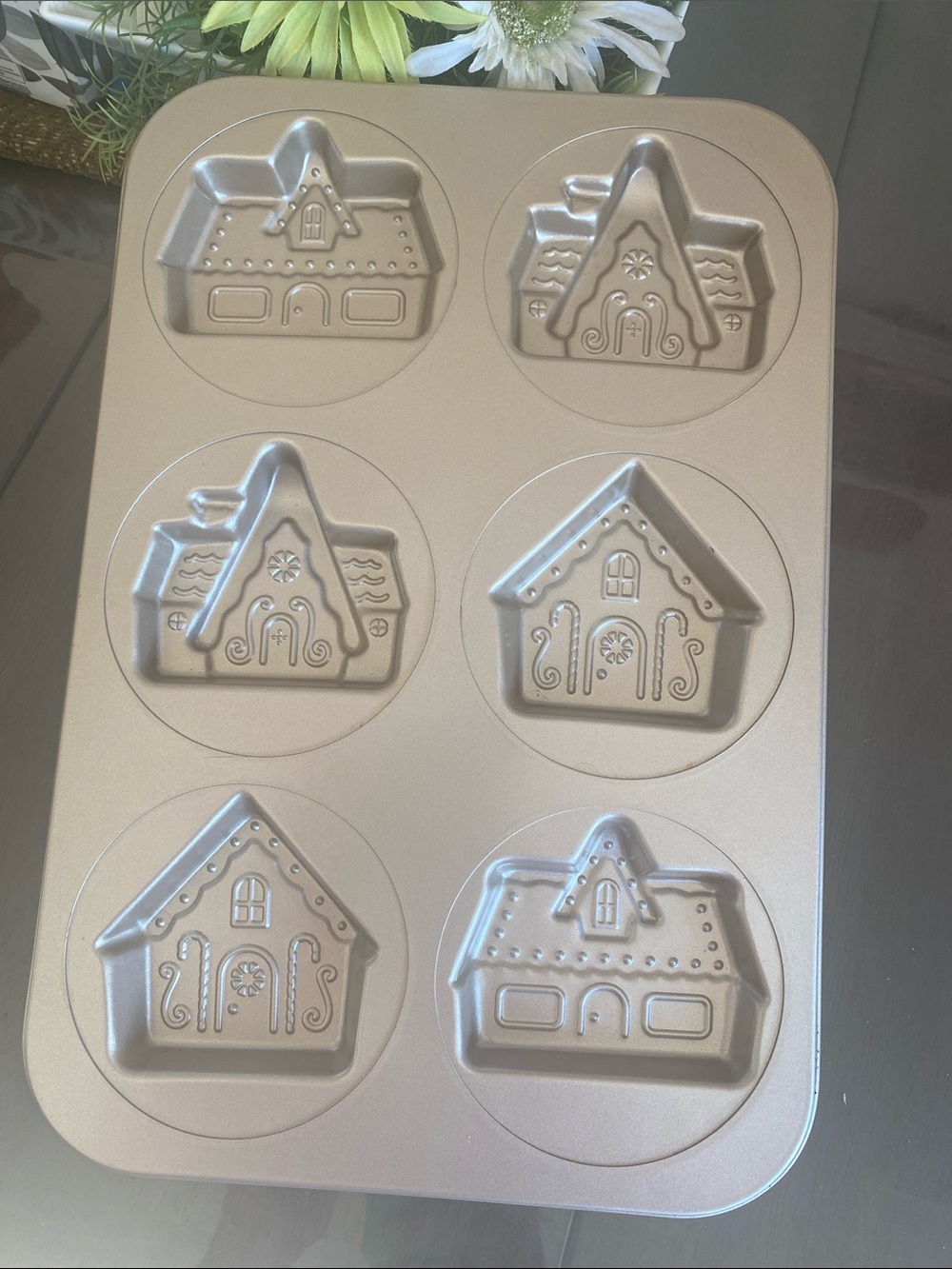 New🌈 Gingerbread House Nonstick 6-Cavity Baking Pan holiday cookie